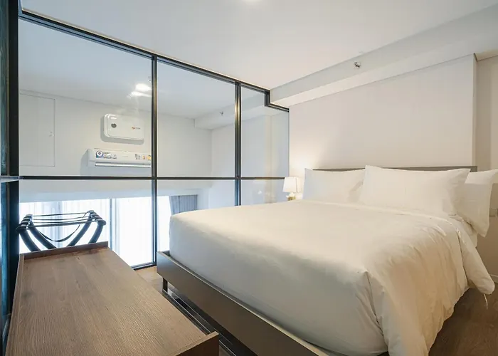 Siamese Sukhumvit 87 *